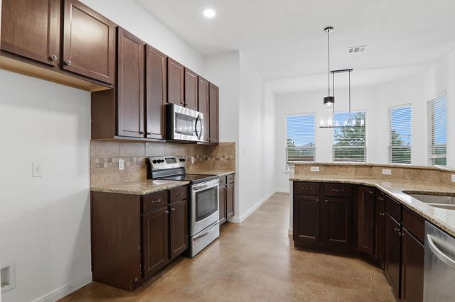 173 Kipahulu DR, Bastrop, TX 78602