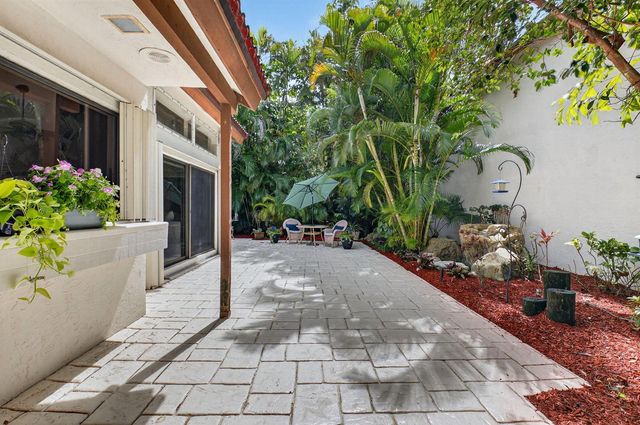 21700 Club Villa Terrace, Boca Raton, FL 33433