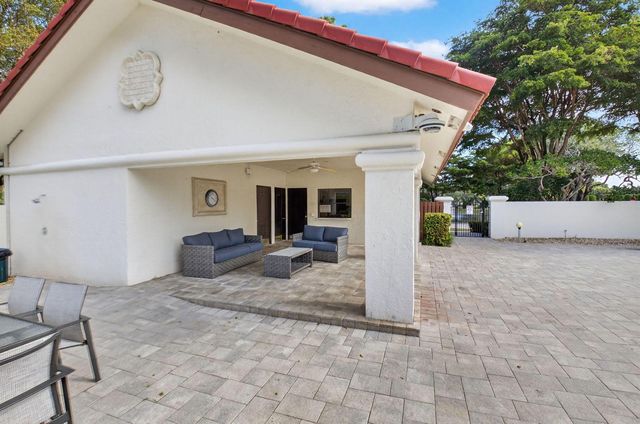 21700 Club Villa Terrace, Boca Raton, FL 33433
