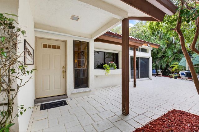 21700 Club Villa Terrace, Boca Raton, FL 33433