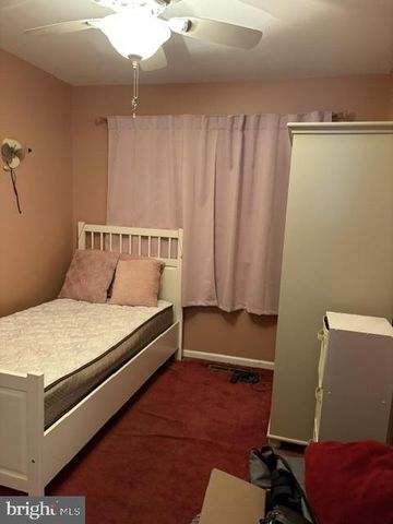420 WINDSOR DR, Bellmawr, NJ 08031