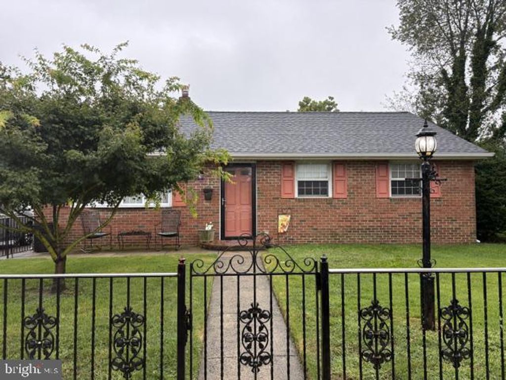 420 WINDSOR DR, Bellmawr, NJ 08031 — photo 2