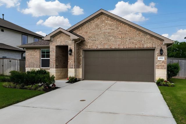 4910 Bottlebrush Drive, Pearland, TX 77584