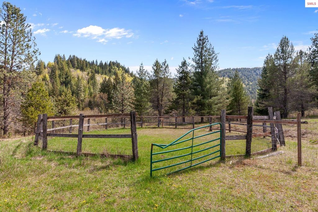 1791 Pup Paw Trail, Priest River, ID 83856 photo 30