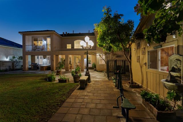 2878 E Omaha Ave, Fresno, CA 93720