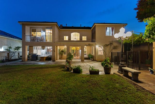 2878 E Omaha Ave, Fresno, CA 93720