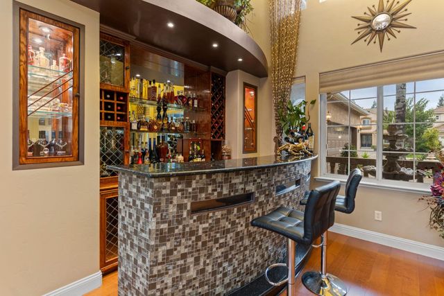 2878 E Omaha Ave, Fresno, CA 93720