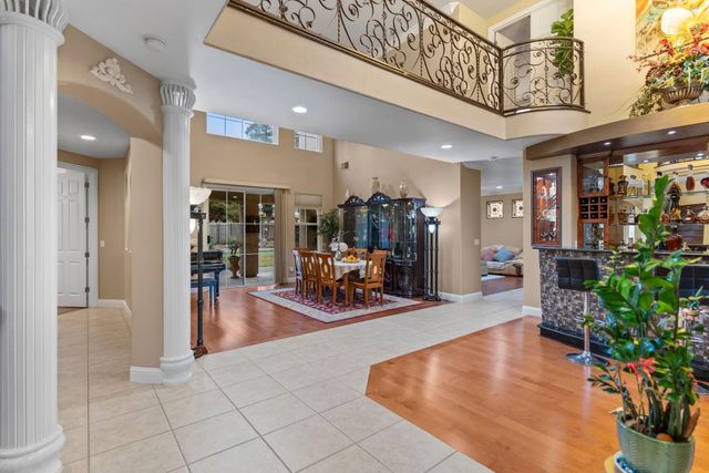 2878 E Omaha Ave, Fresno, CA 93720