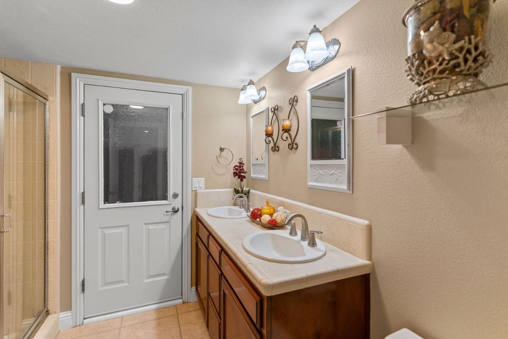 Image 19 of property listing at 2878 E Omaha Ave, Fresno, CA 93720