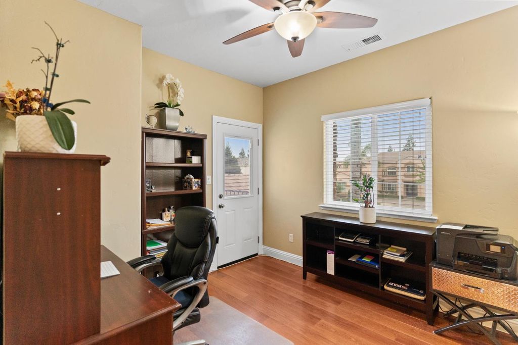 Image 26 of property listing at 2878 E Omaha Ave, Fresno, CA 93720