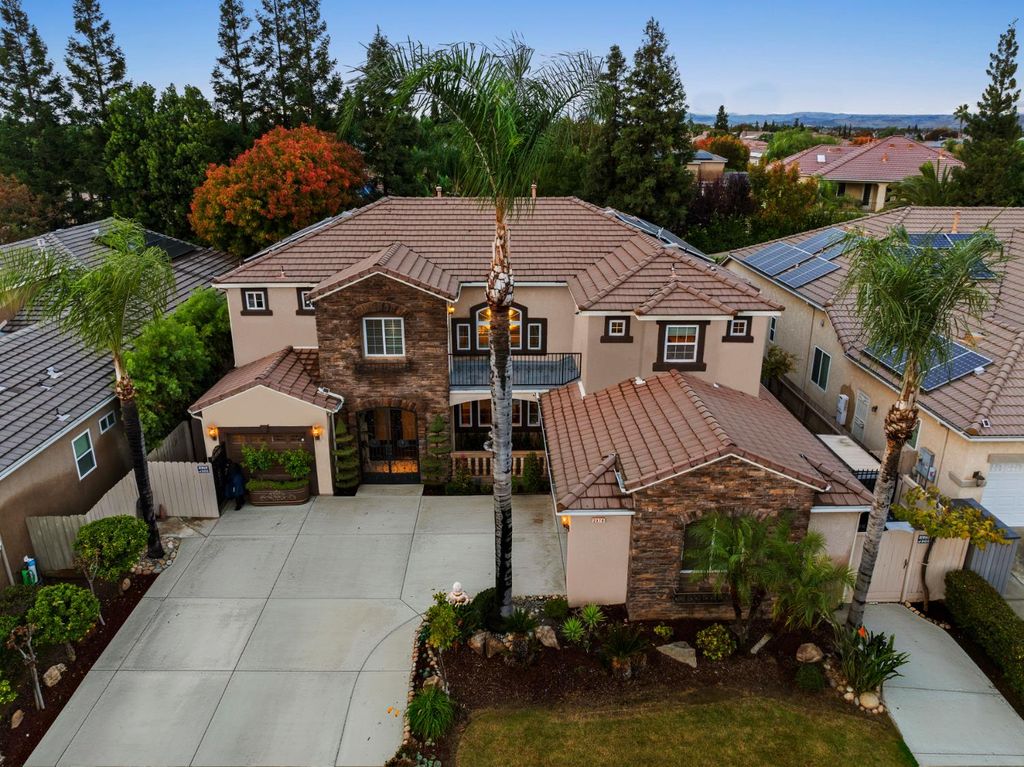 Image 3 of property listing at 2878 E Omaha Ave, Fresno, CA 93720