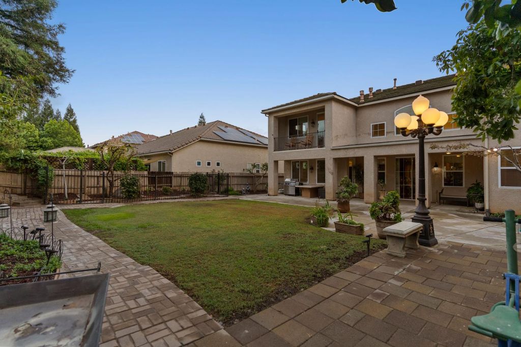 Image 41 of property listing at 2878 E Omaha Ave, Fresno, CA 93720