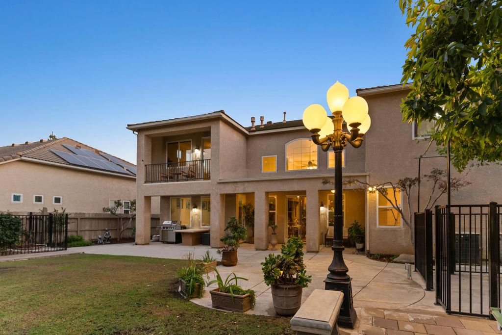 Image 42 of property listing at 2878 E Omaha Ave, Fresno, CA 93720