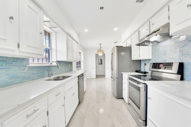 7027 Hunnicut Road, Dallas, TX 75227