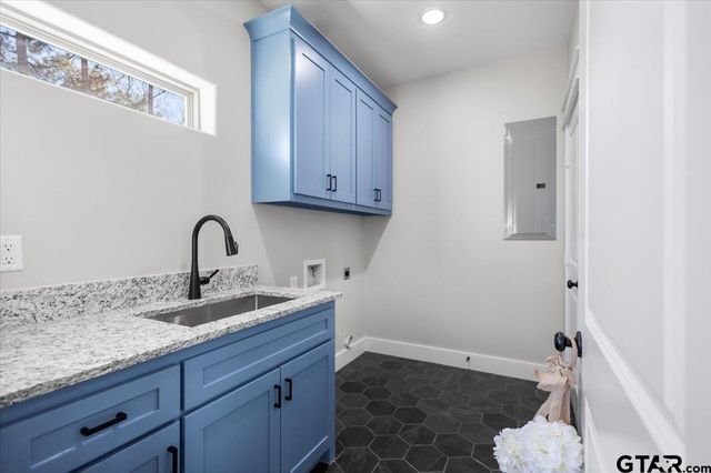 1413 N Summit, Tyler, TX 75702