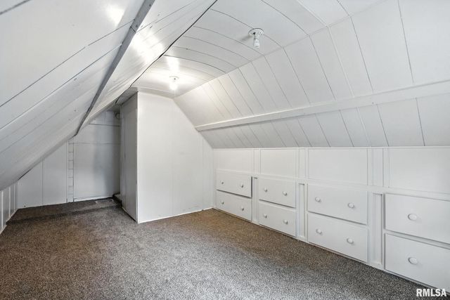 2010 W 1ST Street, Davenport, IA 52802