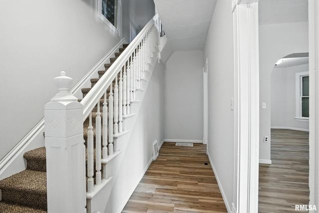 2010 W 1ST Street, Davenport, IA 52802