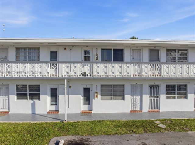 15 NW 204th St 30, Miami Gardens, FL 33169