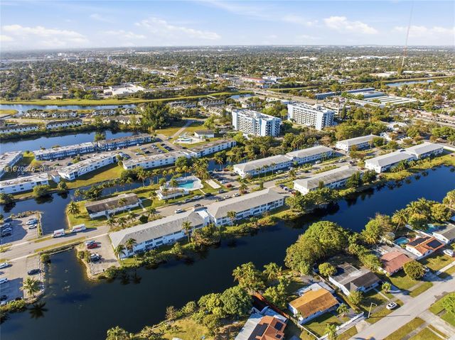 15 NW 204th St 30, Miami Gardens, FL 33169