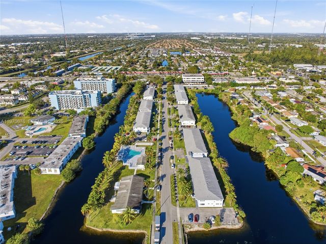 15 NW 204th St 30, Miami Gardens, FL 33169