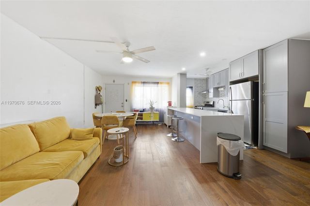 15 NW 204th St 30, Miami Gardens, FL 33169