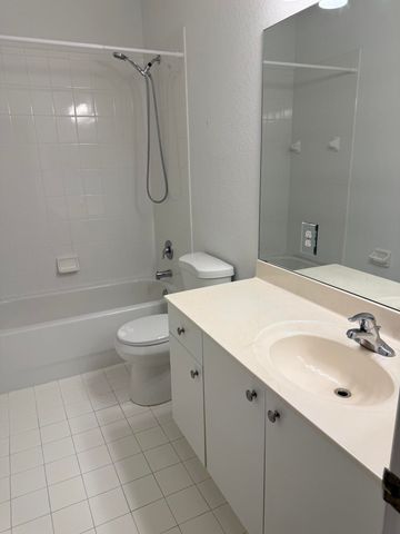 5168 SE Mariner Garden Circle, Stuart, FL 34997