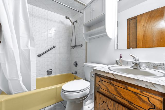 4613 Grove Avenue 1S, Brookfield, IL 60513