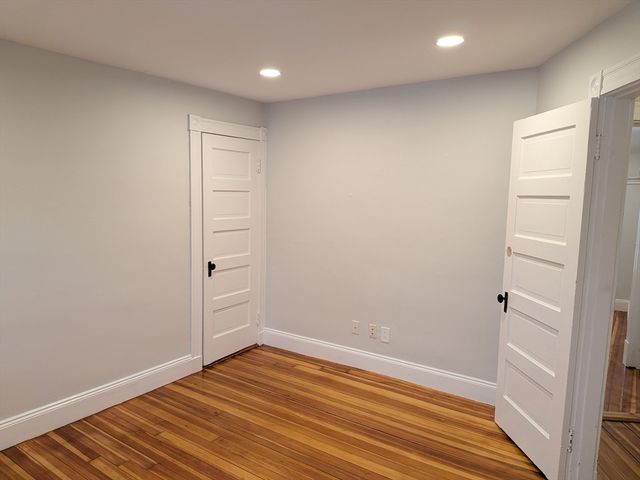 91 Wallingford Rd 3, Boston, MA 02135