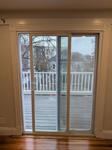 91 Wallingford Rd 3, Boston, MA 02135