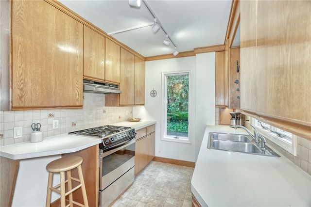160 Commonwealth Road, Brighton, NY 14618