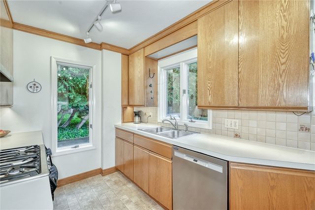 160 Commonwealth Road, Brighton, NY 14618
