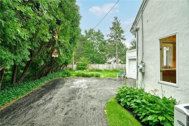 160 Commonwealth Road, Brighton, NY 14618