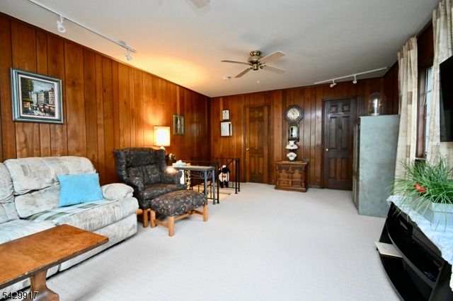 32 Dover Milton Rd, Jefferson Twp., NJ 07438