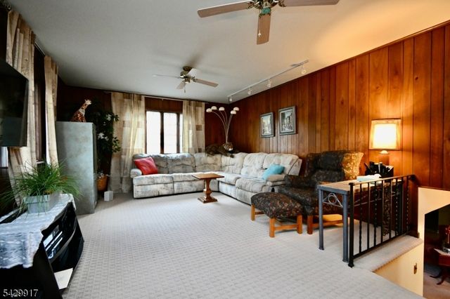 32 Dover Milton Rd, Jefferson Twp., NJ 07438