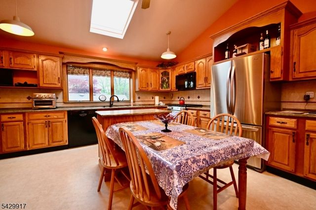 32 Dover Milton Rd, Jefferson Twp., NJ 07438