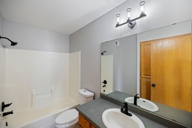 29640 Broadway Street, Lindstrom, MN 55045