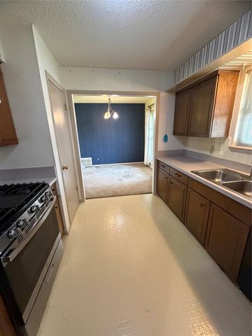 911 Cripple Creek DR, Austin, TX 78758