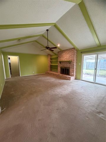 911 Cripple Creek DR, Austin, TX 78758