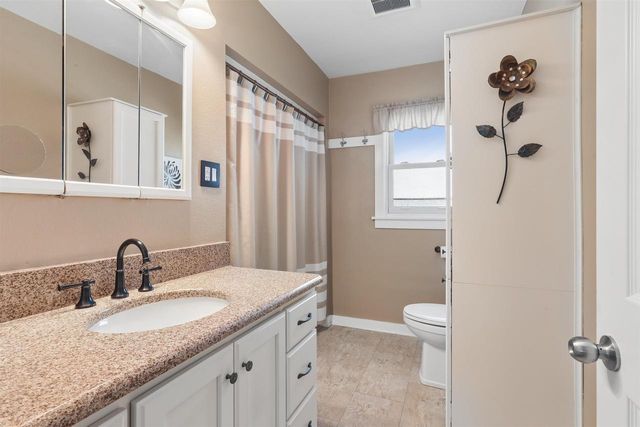 323 E MISSION ROAD, Green Bay, WI 54301