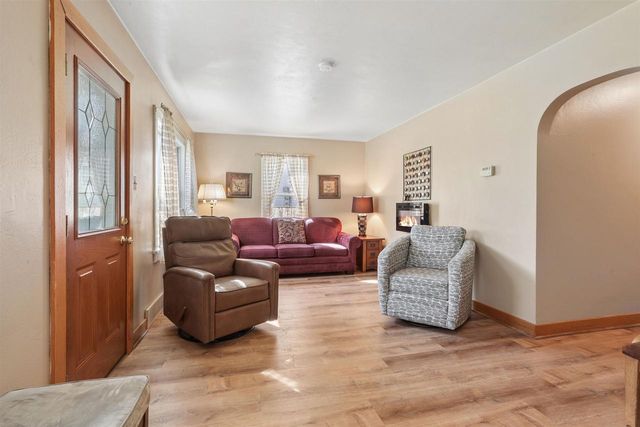 323 E MISSION ROAD, Green Bay, WI 54301