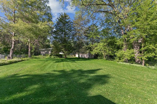 323 E MISSION ROAD, Green Bay, WI 54301