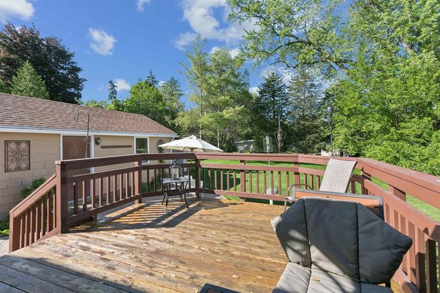323 E MISSION ROAD, Green Bay, WI 54301