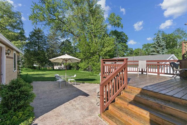 323 E MISSION ROAD, Green Bay, WI 54301