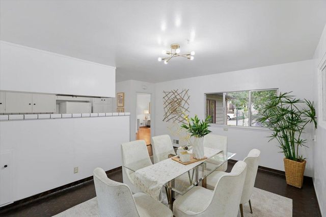 13910 Ravenwood Drive, Saratoga, CA 95070