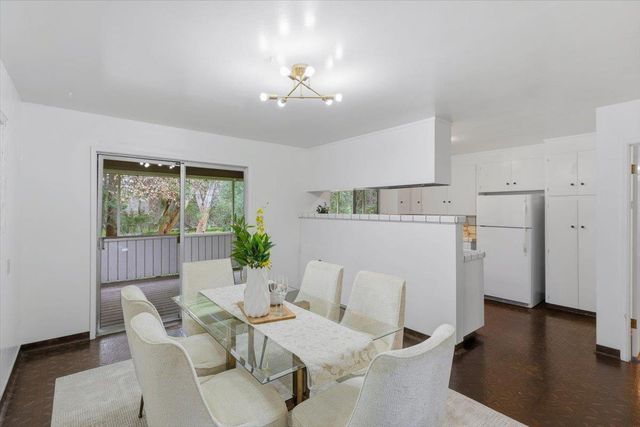 13910 Ravenwood Drive, Saratoga, CA 95070