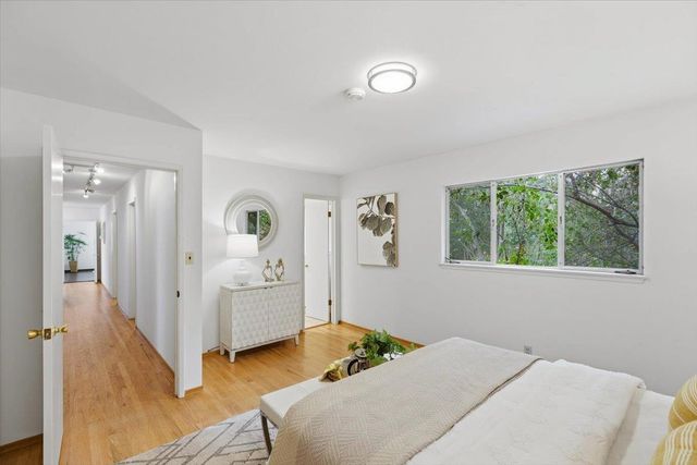 13910 Ravenwood Drive, Saratoga, CA 95070