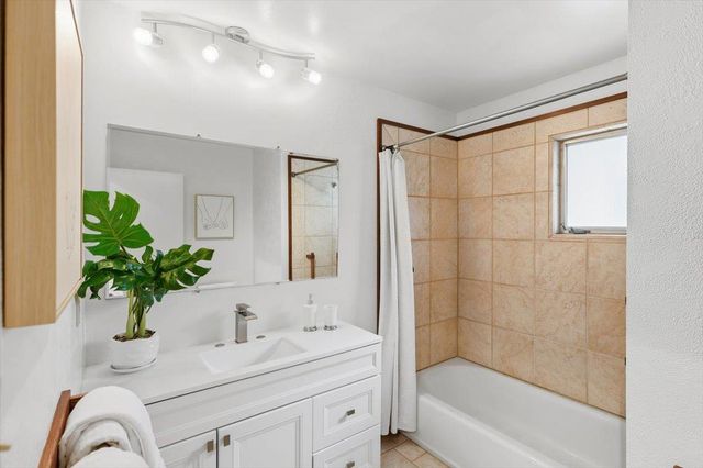 13910 Ravenwood Drive, Saratoga, CA 95070