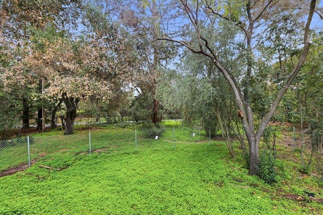 13910 Ravenwood Drive, Saratoga, CA 95070