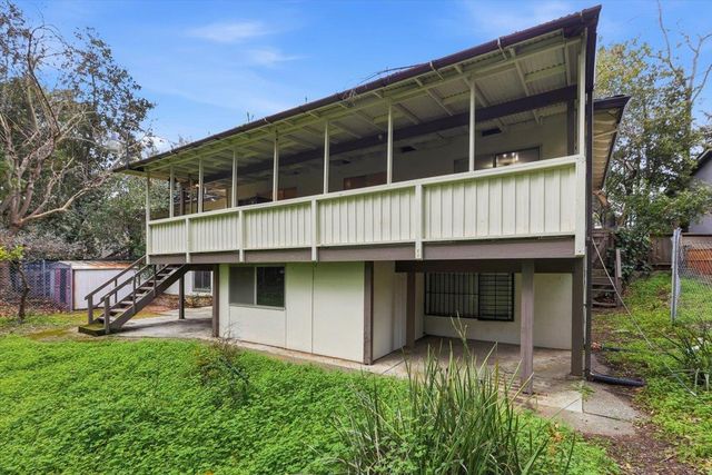 13910 Ravenwood Drive, Saratoga, CA 95070