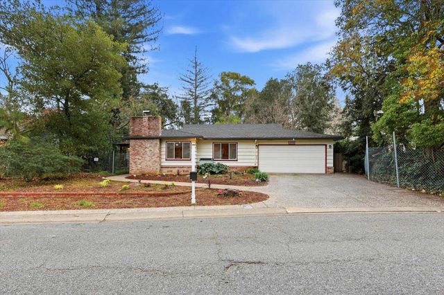 13910 Ravenwood Drive, Saratoga, CA 95070